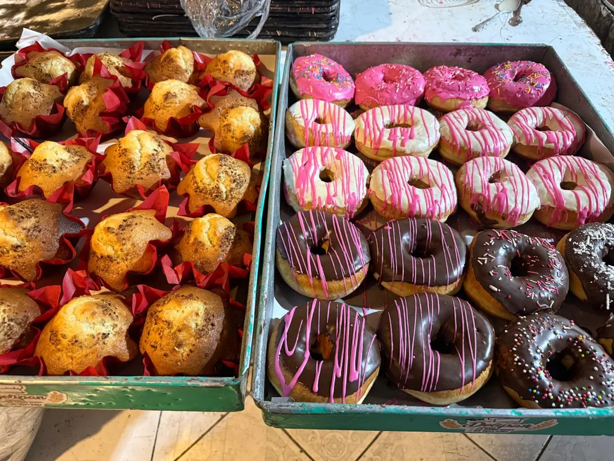 Donas Glaseadas y Mantecadas Especiales